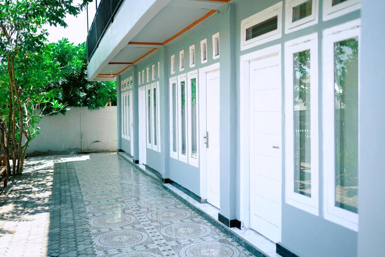 Getrudis Guesthouse Labuan Bajo Exteriör bild