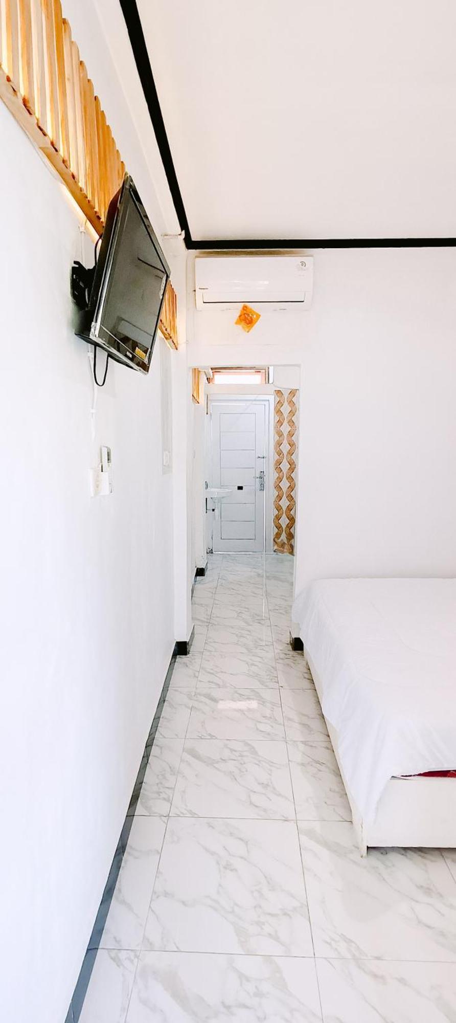Getrudis Guesthouse Labuan Bajo Exteriör bild
